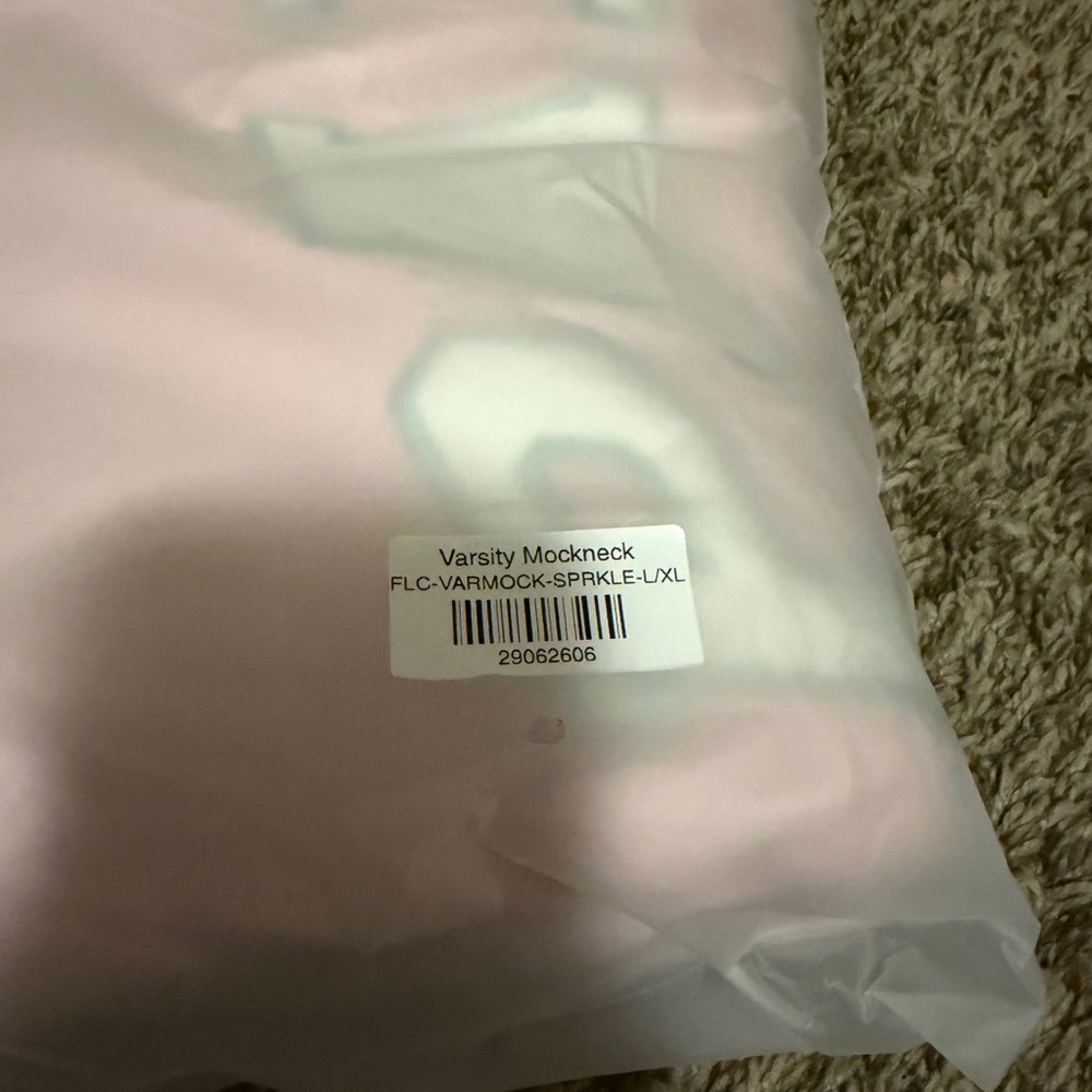NWT Parke sprinkle sweatshirt size L/XL - Picture 3 of 3